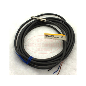 PNP 常闭 E2E-X1B2 三线